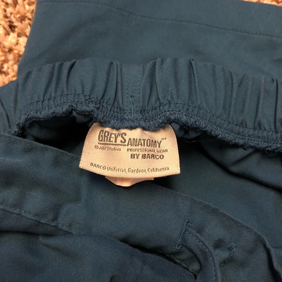 Scrubs - Picture 3 of 3